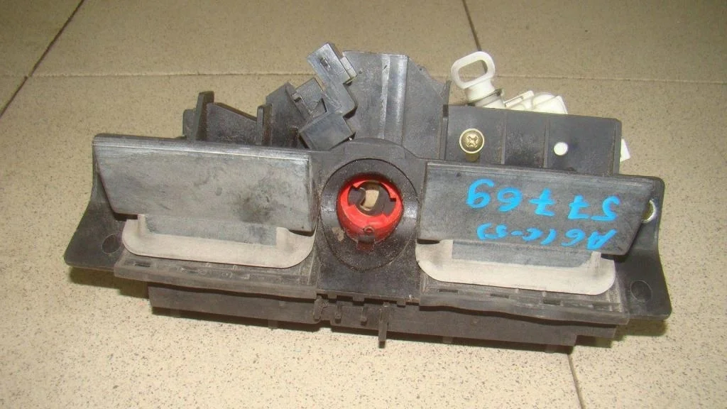 Ручка открывания багажника Audi A6 C5