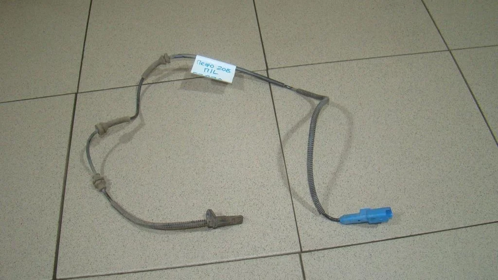 Датчик abs передний Peugeot 208 2013 A9