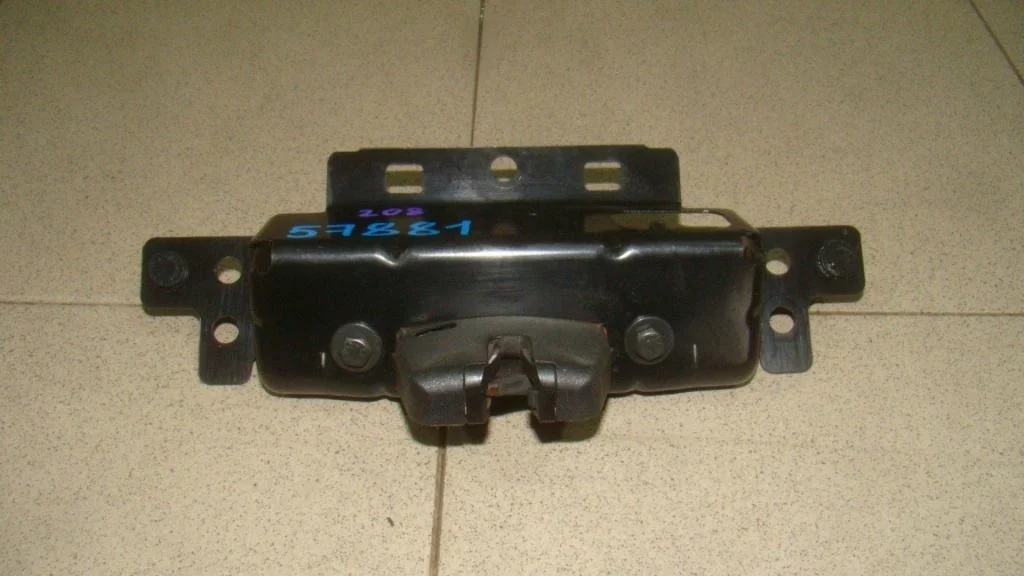 Замок багажника Peugeot 208 2013 A9