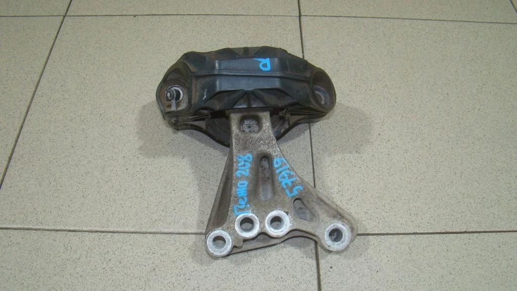 Опора двигателя правая Peugeot 208 2013 A9