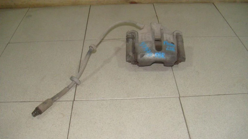 Суппорт передний правый Peugeot 208 2013 A9