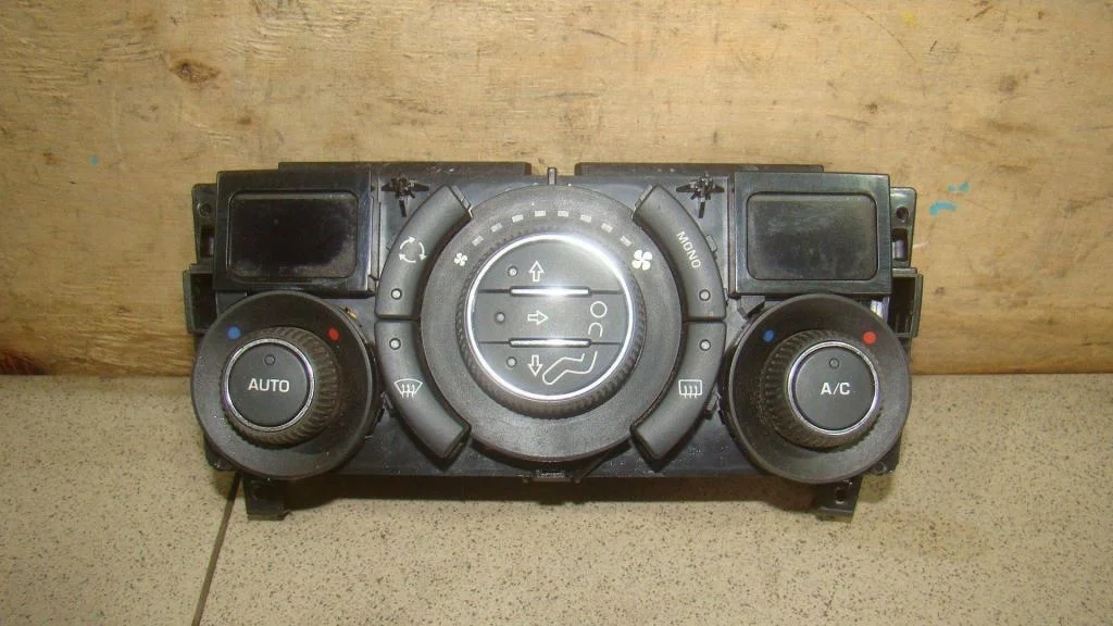 Блок управления климатической установкой Peugeot 408 2012 T7