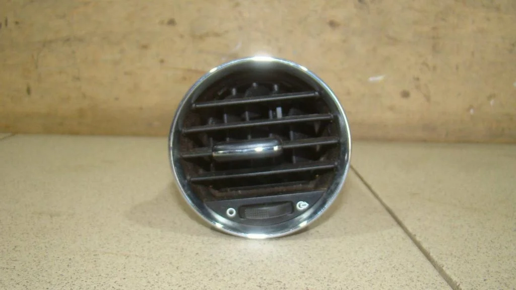 Дефлектор воздушный Peugeot 408 2012 T7