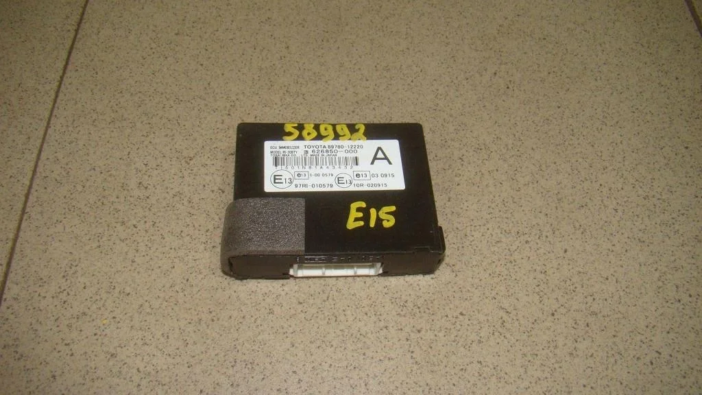 Блок электронный Toyota Corolla E150