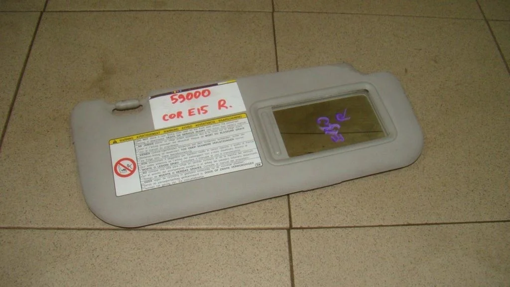 Козырек солнцезащитный правый Toyota Corolla E150