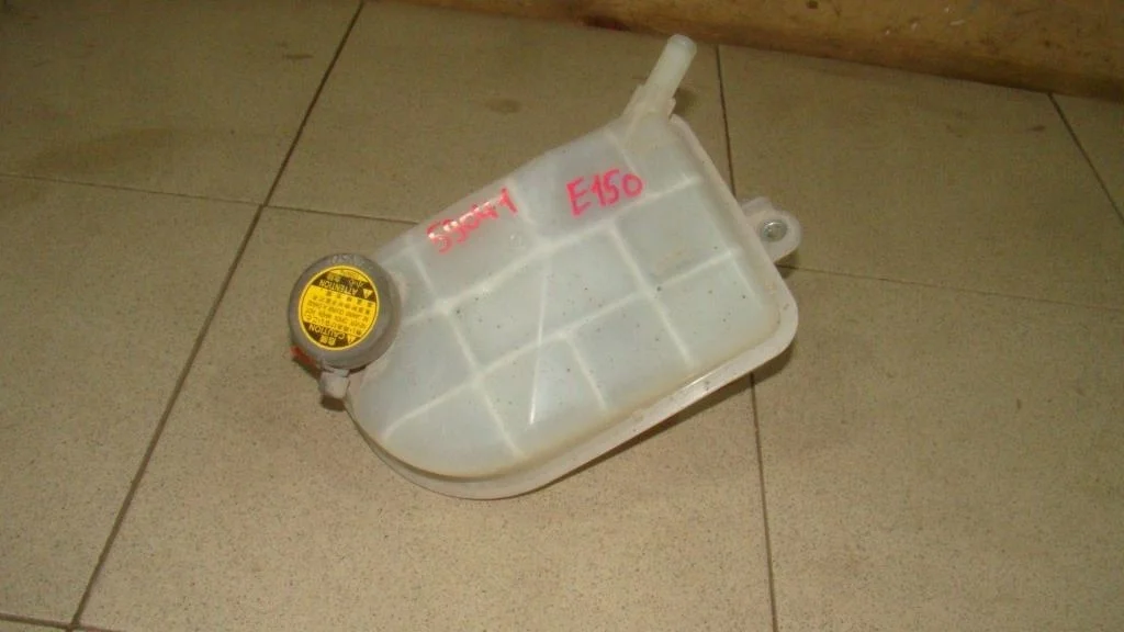 Бачок расширительный Toyota Corolla E150