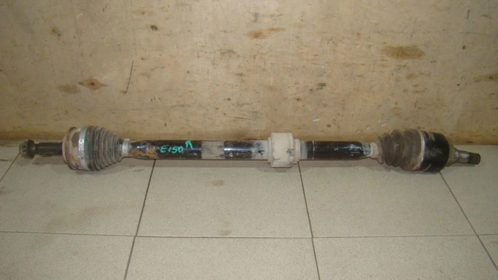 Полуось передняя правая Toyota Corolla E150