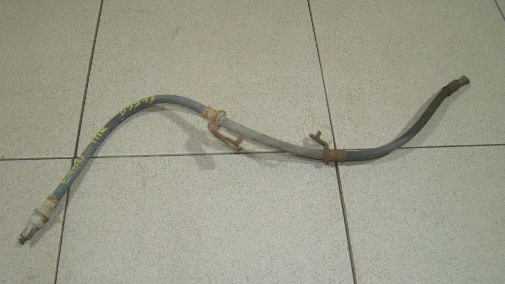 Шланг тормозной передний Toyota Corolla E150