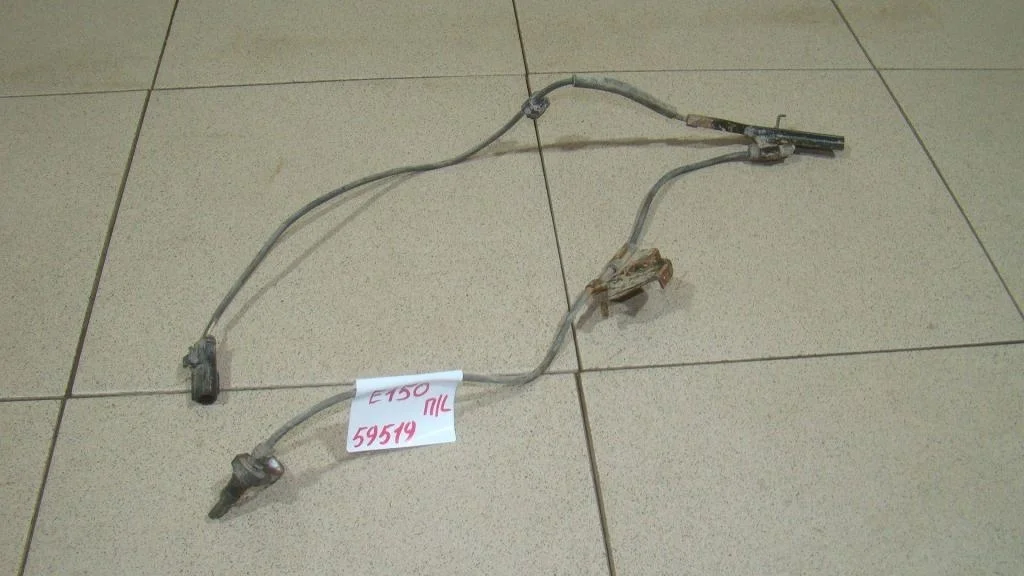 Датчик abs передний левый Toyota Corolla E150