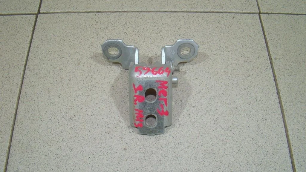 Петля двери Renault Megane 3