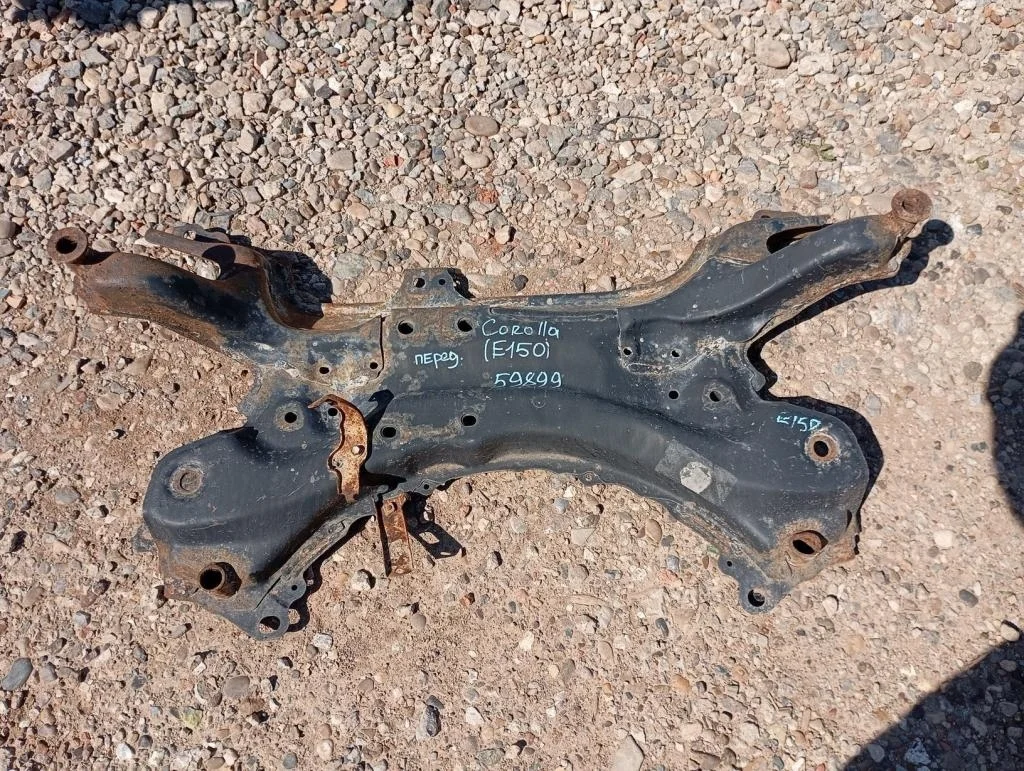 Подрамник Toyota Corolla E150