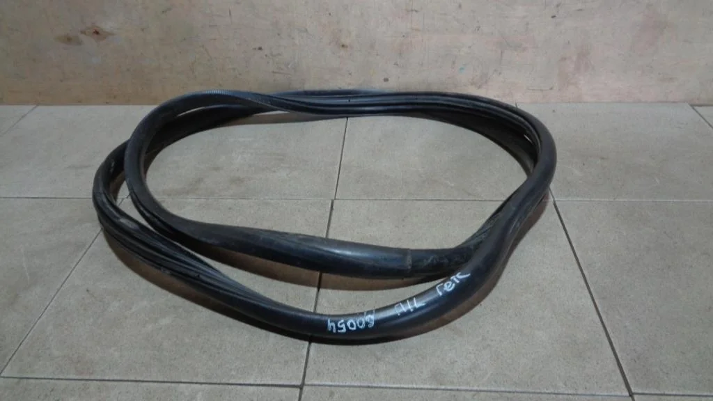 Уплотнитель двери Hyundai Getz TB