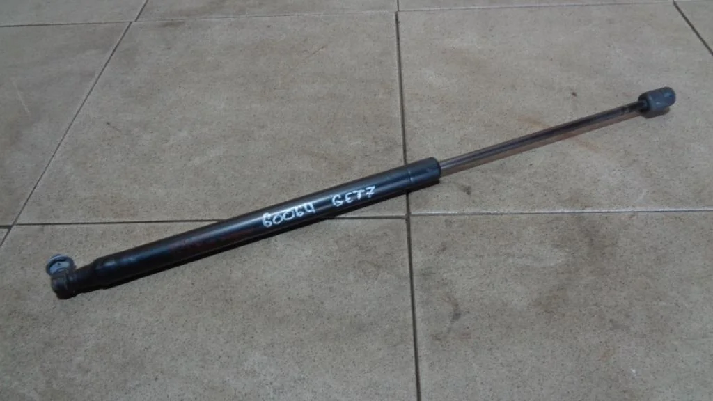 Амортизатор двери багажника Hyundai Getz TB