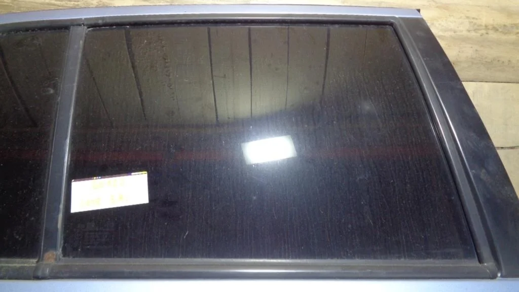 Стекло двери задней правой Hyundai Getz TB