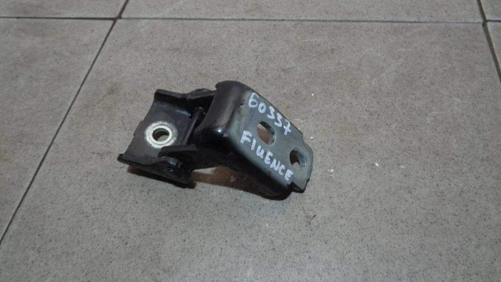 Петля двери Renault Fluence 2012