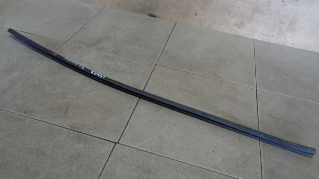 Накладка стекла переднего правого Renault Fluence 2012