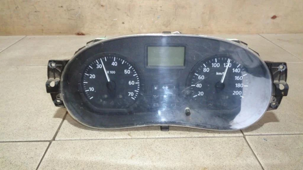 Панель приборов Renault Logan 1 L90