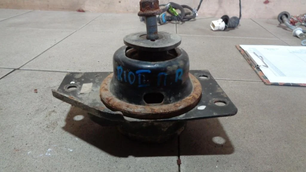 Опора двигателя правая Kia RIO 2 2010 JB