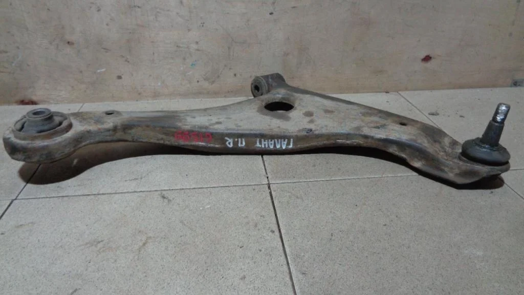 Рычаг передний правый Mitsubishi Galant 9 2001 DJ, DM