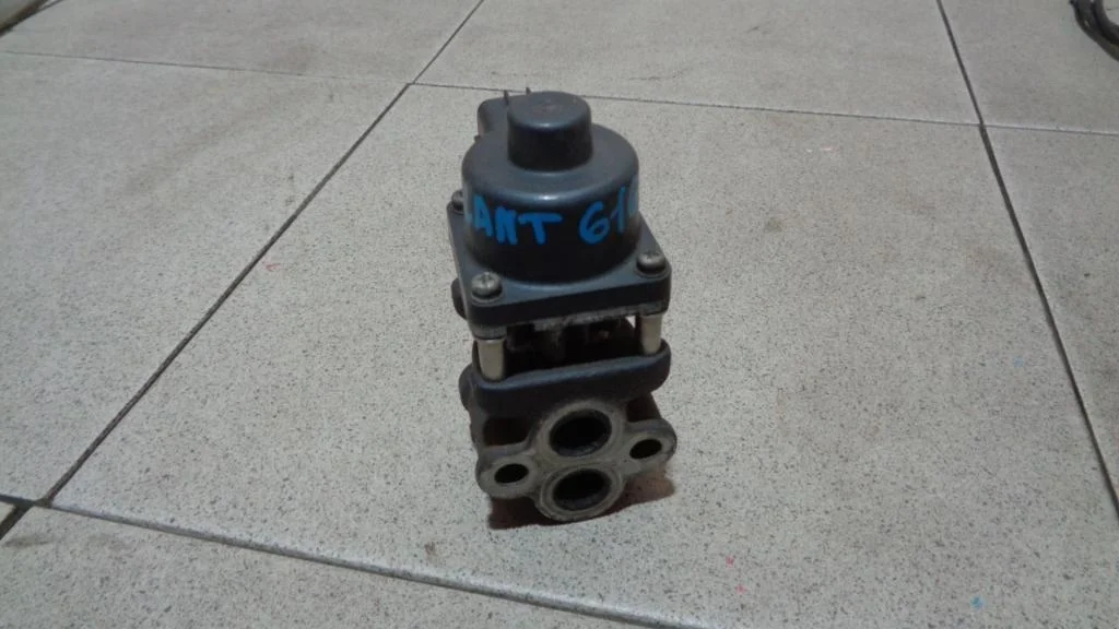 Клапан рециркуляции выхлопных газов Mitsubishi Galant 9 DJ, DM