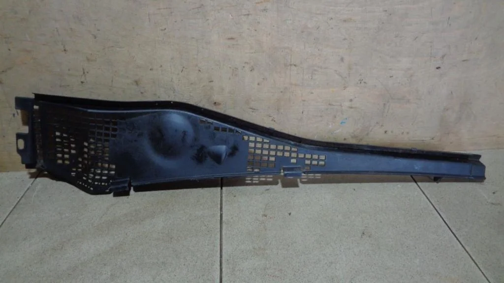 Решетка стеклоочистителя Renault Logan 1 L90