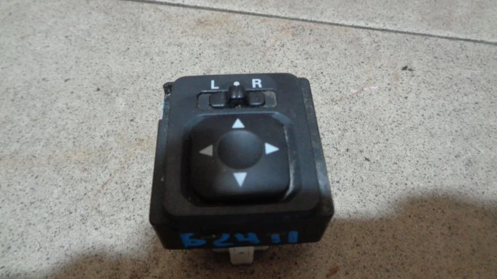 Переключатель регулировки зеркала Mitsubishi Galant 9 2001 DJ, DM