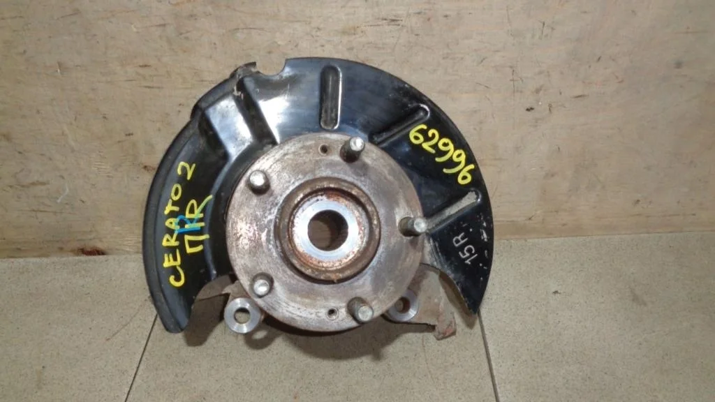 Кулак поворотный передний правый Kia Cerato 2 TD