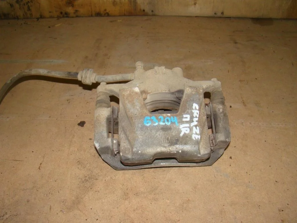 Суппорт передний правый Chevrolet Cruze J300