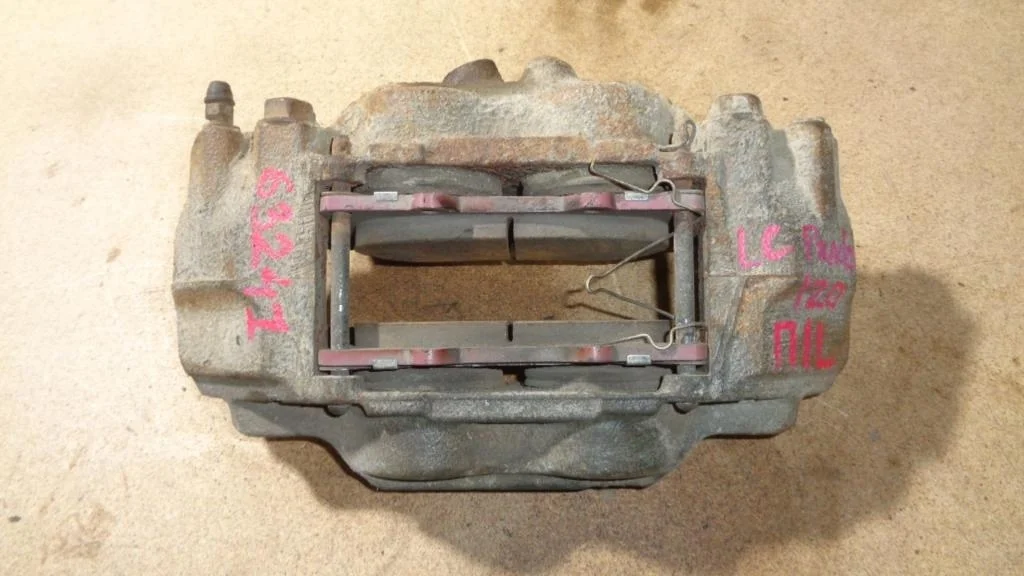 Суппорт передний левый Toyota Land Cruiser Prado J120