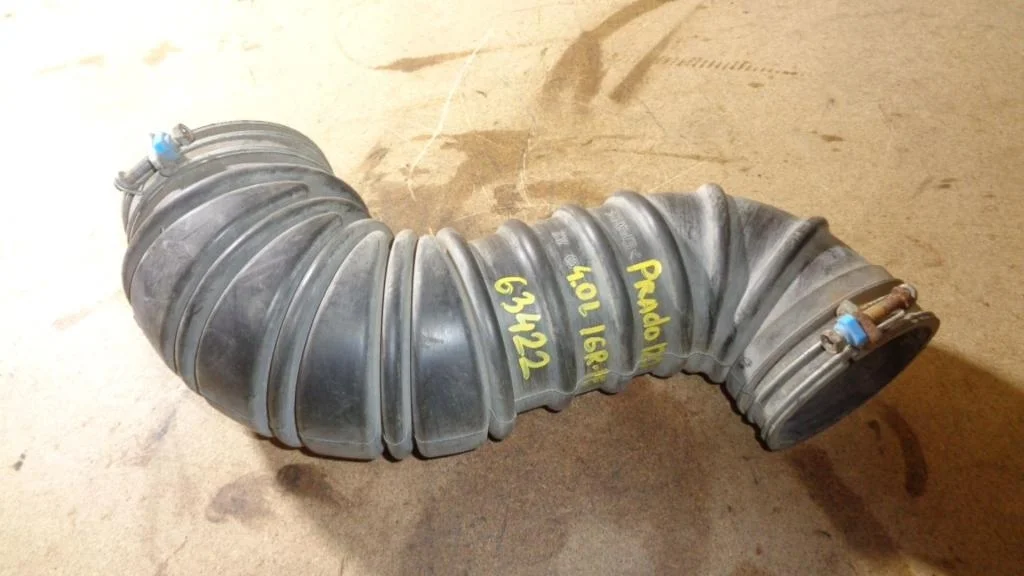 Патрубок воздушного фильтра Toyota Land Cruiser Prado J120