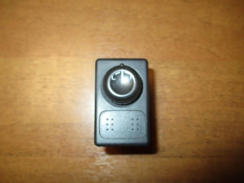 Переключатель регулировки зеркала Nissan X-Trail T30