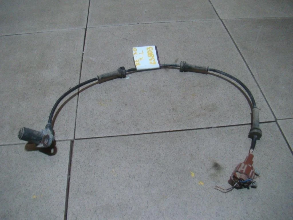 Датчик abs задний левый Nissan X-Trail T30