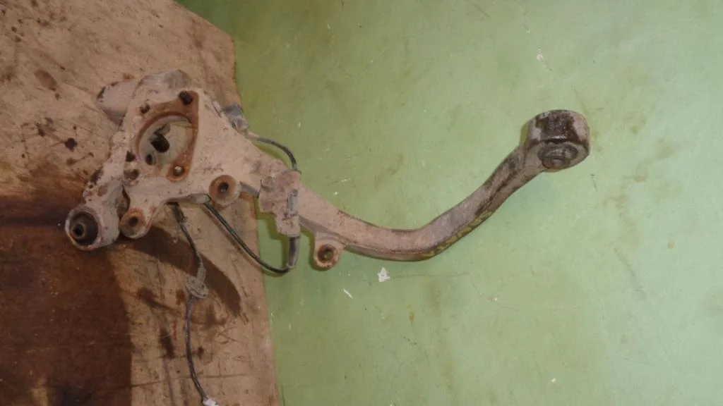 Кулак поворотный задний правый Hyundai Sonata EF