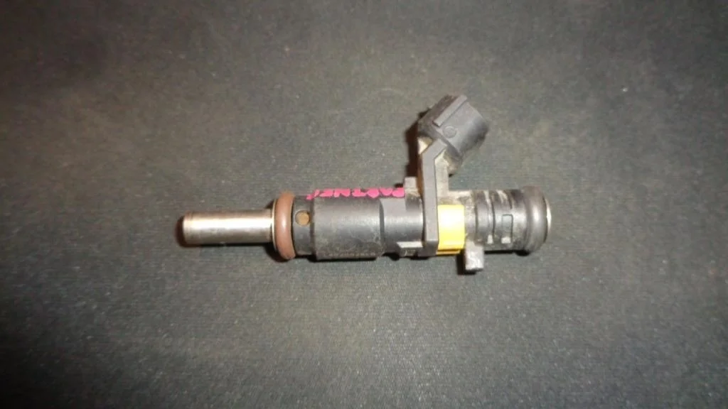 Форсунка топливная Peugeot Partner Tepee B9