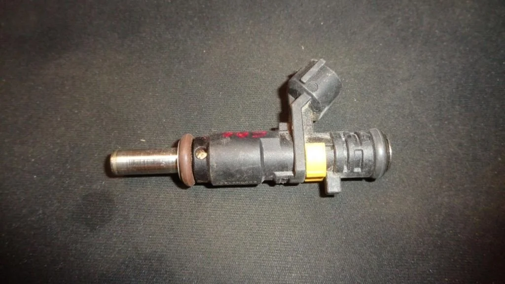 Форсунка топливная Peugeot 2008 A94