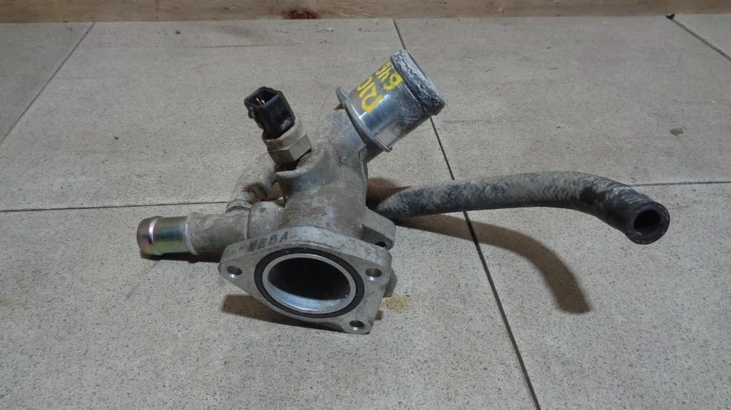 Фланец двигателя системы охлаждения Kia RIO 4 FB