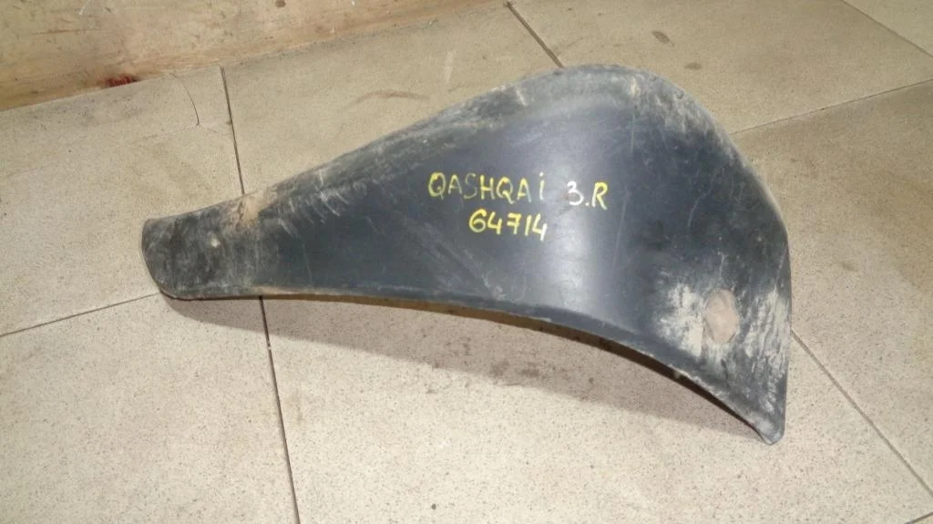 Брызговик задний правый Nissan Qashqai J10