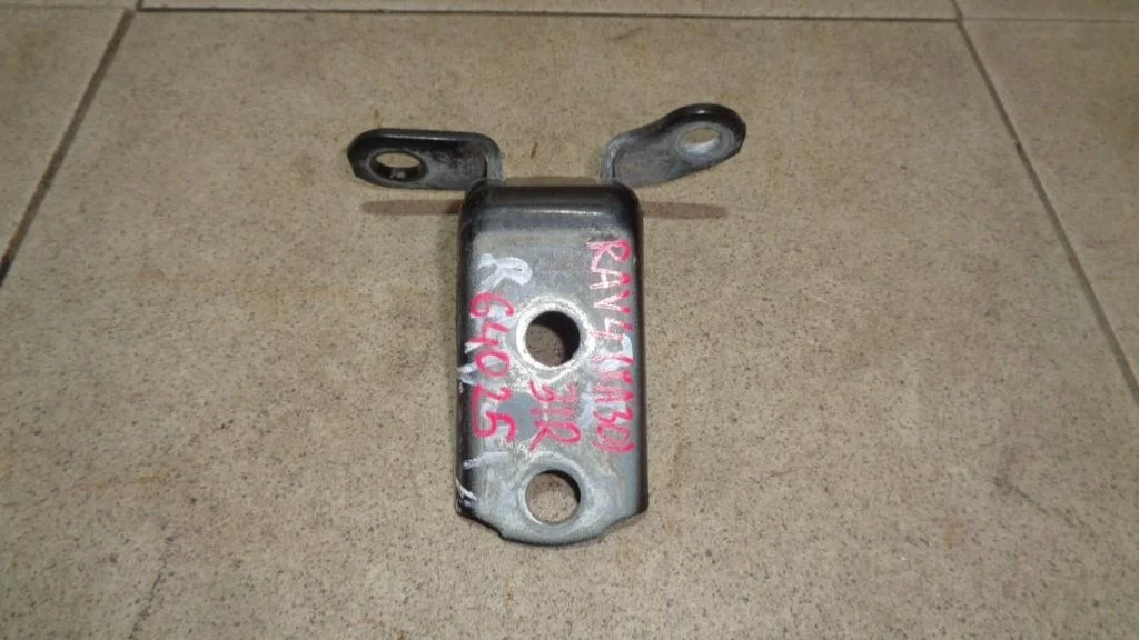 Петля двери задней правой нижняя Toyota RAV4 A30