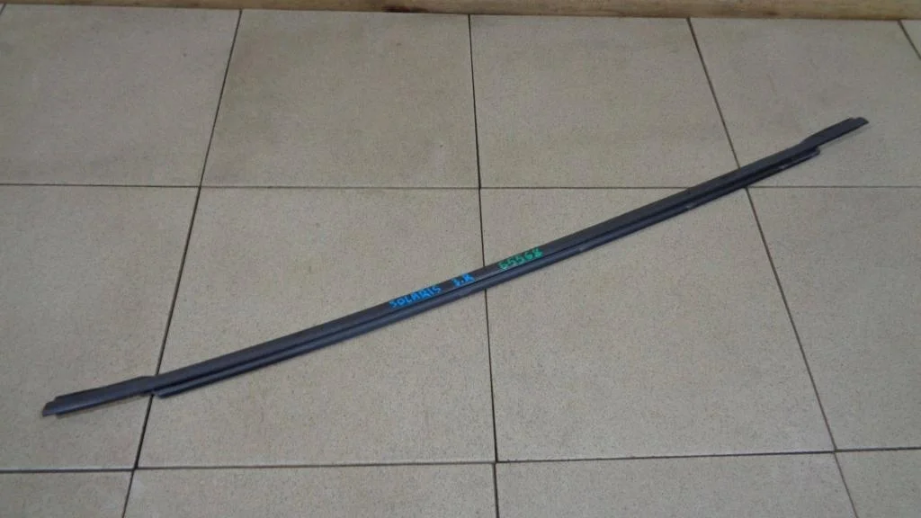 Накладка стекла заднего правого Hyundai Solaris 1 2011 RB