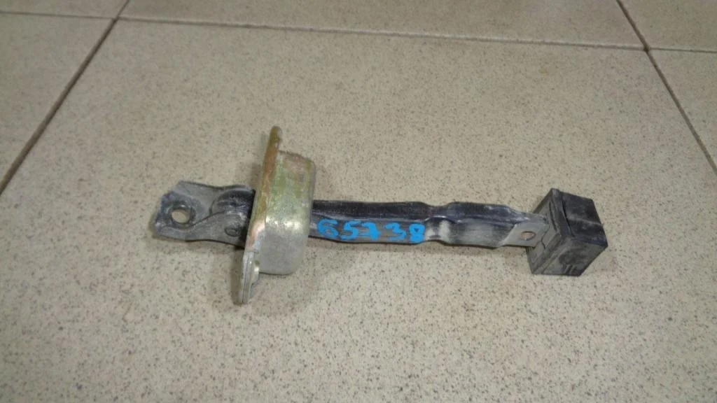 Ограничитель двери Mitsubishi Lancer 9 CS