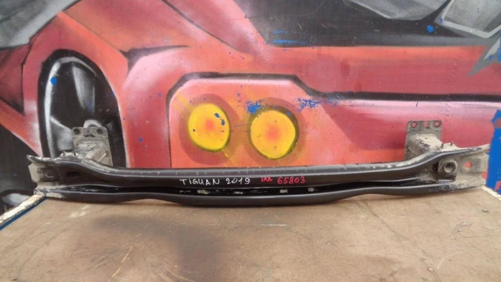 Усилитель заднего бампера Volkswagen Tiguan 2