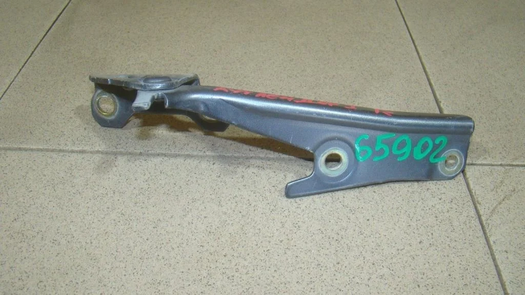 Петля капота правая Mitsubishi Outlander 1 CU