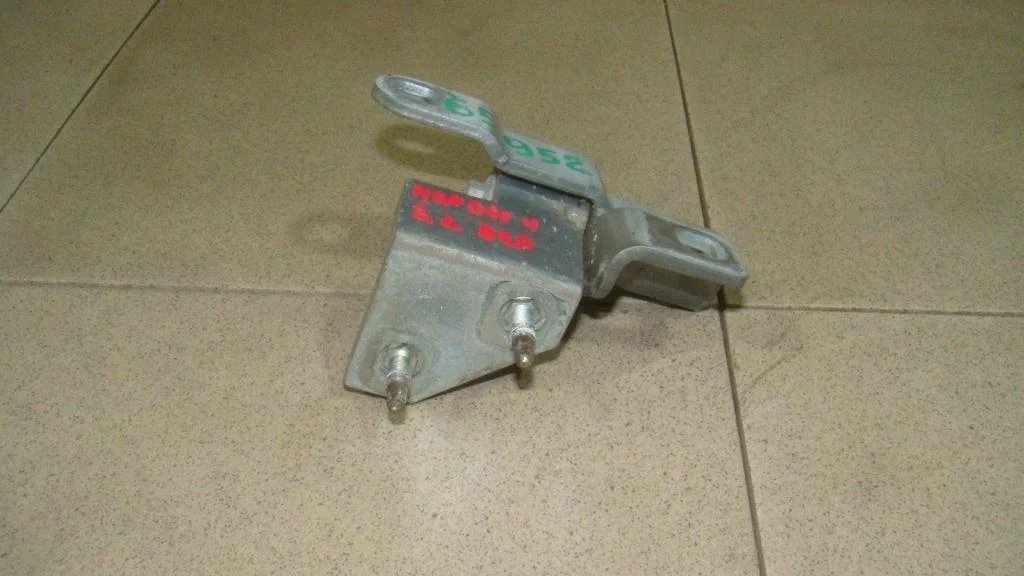 Петля двери задней левой верхняя Ford Mondeo 4