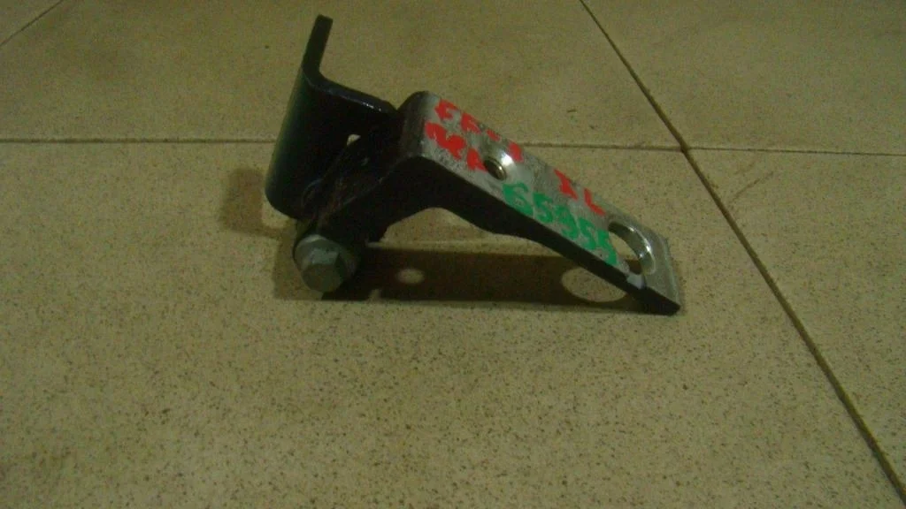 Петля двери Ford Focus 3