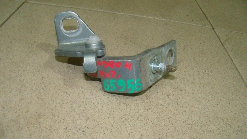 Петля двери задней левой нижняя Ford Mondeo 4