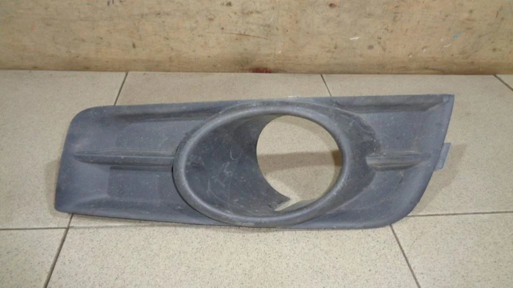 Решетка в бампер правая Chevrolet Cruze J300