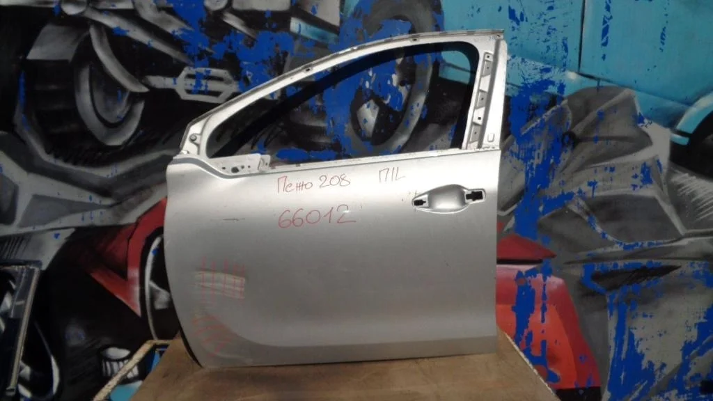 Дверь передняя левая Peugeot 208 A9