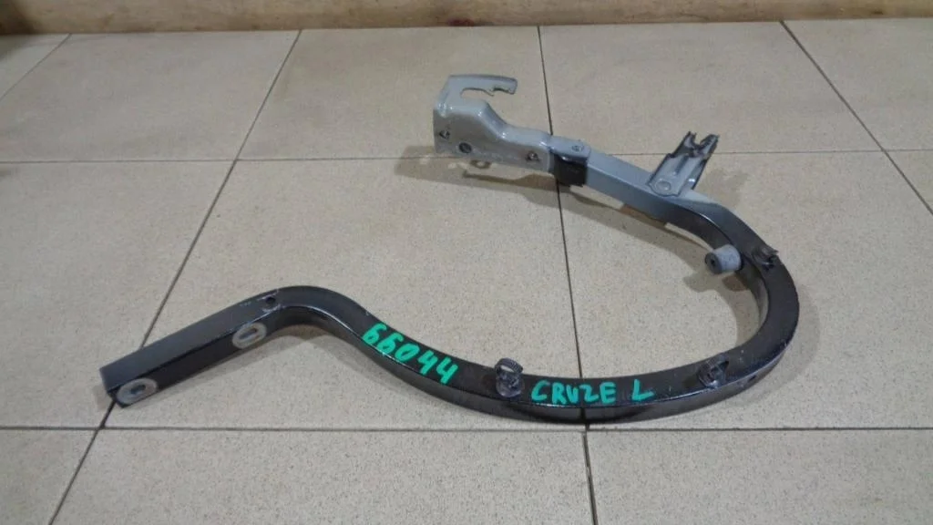 Петля крышки багажника Chevrolet Cruze J300