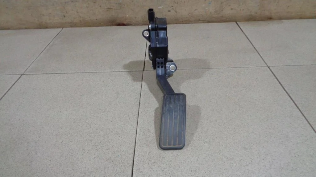 Педаль газа Subaru Impreza XV 2011 G12, GE, GH