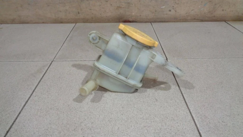 Бачок гидроусилителя Subaru Impreza XV 2011 G12, GE, GH